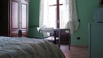 Apartemen, 1 kamar tidur, teras | 1 kamar tidur dan Wi-Fi