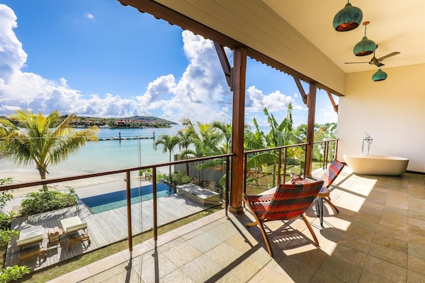 Villa, Kişiye Özel Havuzlu, Okyanus Manzaralı | Kaliteli yatak takımı, odada kasa, masa