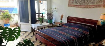 Room-double Bedroom in the Heart of Tang