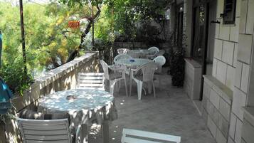 Room, 1 Bedroom, Smoking, Balcony | Outdoor dining