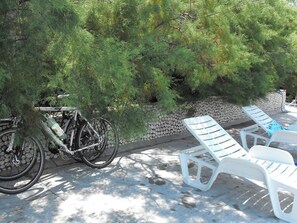 Room, 1 Bedroom, Smoking, Balcony | Property grounds