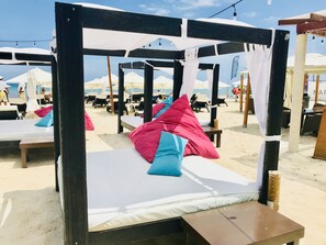 Room, 1 Bedroom, Smoking, Ocean View | Beach