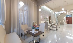 Rom, 1 soverom, røyk, balkong | Spiseområde