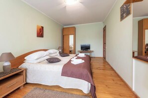 Rom, 1 soverom, røyk, balkong | 1 soverom og wi-fi (inkludert)