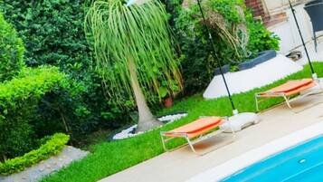 Kolam renang outdoor