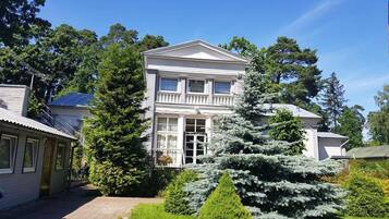 Habitación, 1 habitación, fumadores, balcón | Fachada del alojamiento