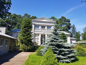 Rom, 1 soverom, røyk, balkong | Fasade