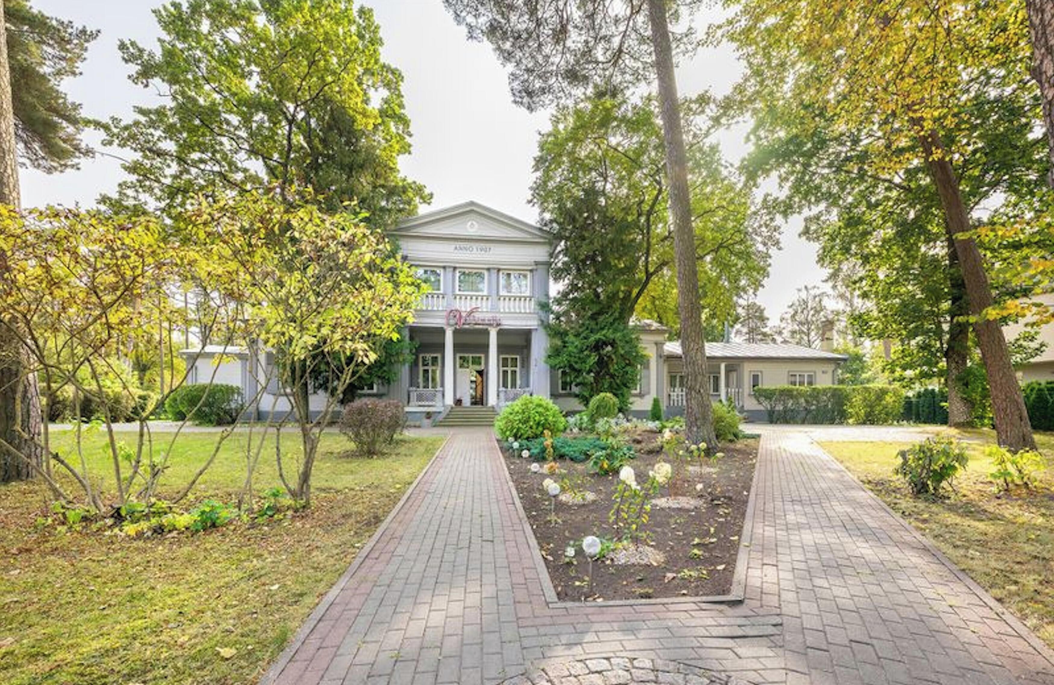 Room, 1 Bedroom, Smoking, Balcony | Front of property