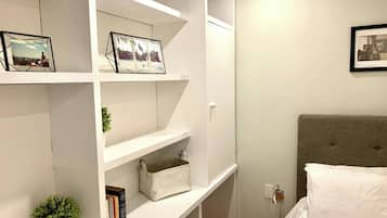 Habitación, 1 habitación | 1 habitación y escritorio