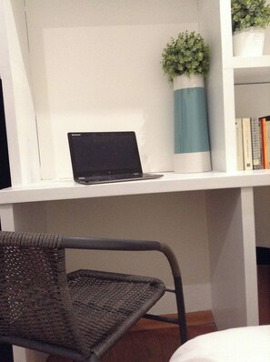 Room, 1 Bedroom | 1 bedroom, desk