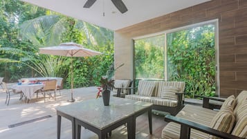 Villa, 6 chambres, fumeurs, piscine privée | Restauration extérieure
