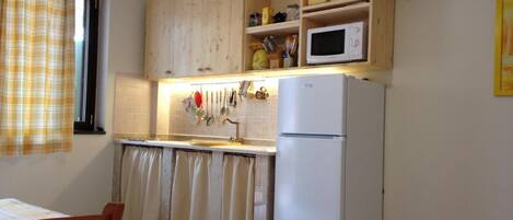 Apartment, 1 Schlafzimmer, Raucher, Balkon | Eigene Küche