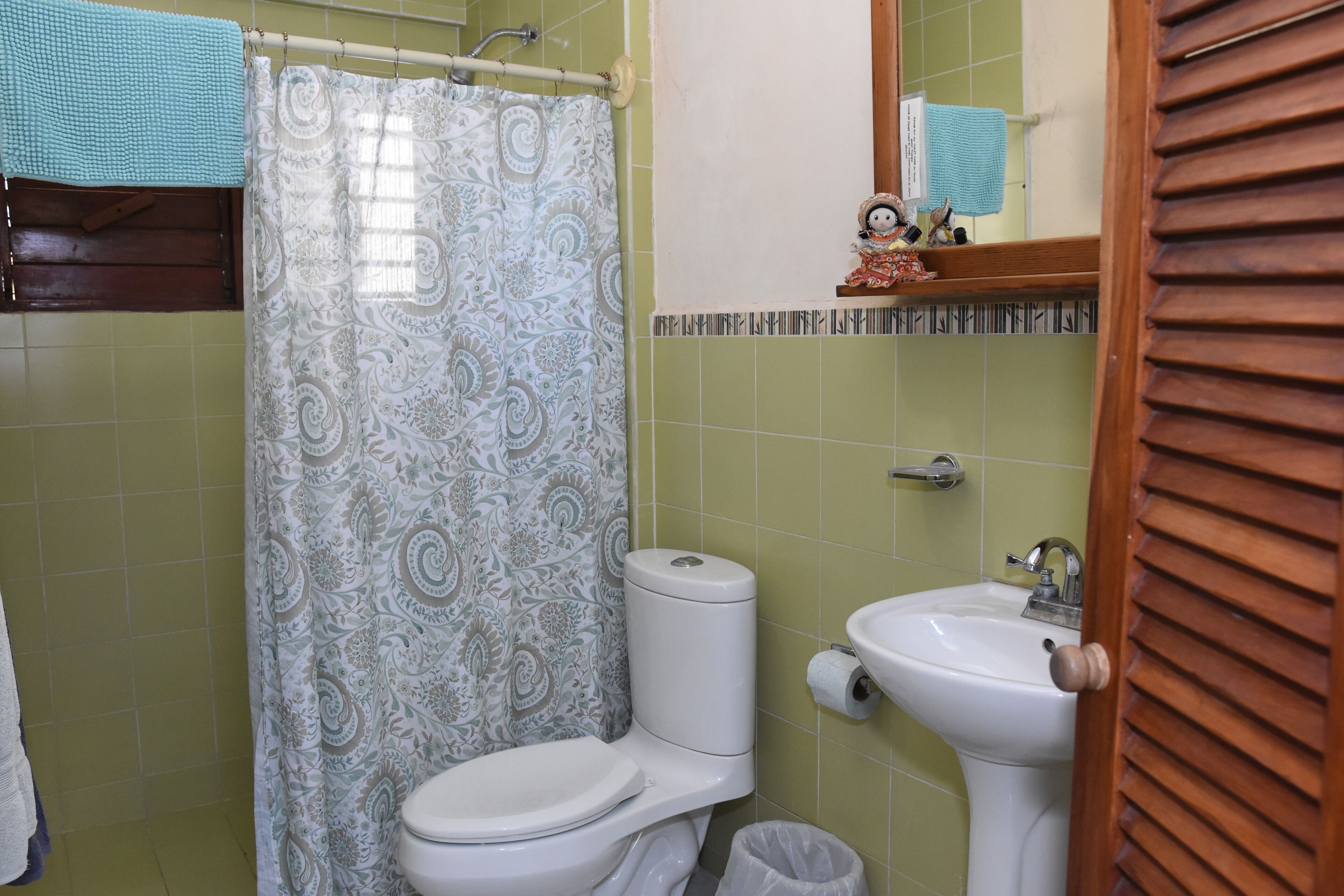 Room, 1 Bedroom, Terrace, Garden View | Bathroom | Free toiletries, towels