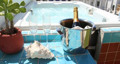 Room in B&B - Cancun Guest House 4 Terrace Tub