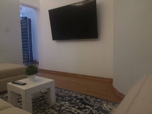 Living area - Private Room With Terrace In Polish (Mexico City)