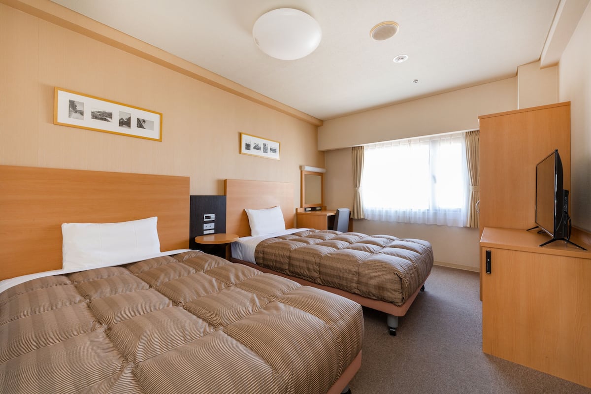 Superior Twin Room, Non Smoking | Down comforters, desk, blackout drapes, free WiFi