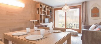 New Ski Apartment, Sleeps 6, Central Montgenèvre, Amenities Included