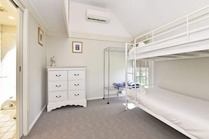 5 bedrooms, iron/ironing board, WiFi, bed sheets - Ironbark Hill TJD Retreat (Pokolbin)