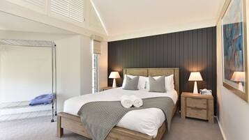 5 chambres, fer et planche Ă repasser, accĂšs Internet