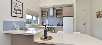 Ironbark Hill Villa 1