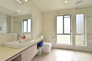 Shower, eco-friendly toiletries, hair dryer