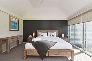16 bedrooms, iron/ironing board, WiFi, bed sheets - Ironbark Hill Estate (Pokolbin)