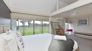 15 habitaciones, tabla de planchar con plancha y internet 