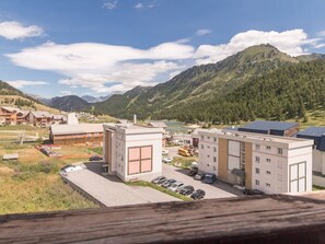 Property grounds - Cozy apartment in Montgenèvre, 6 pers with parking and pets allowed (Montgenèvre)