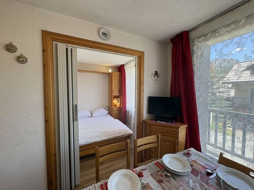 Apartment Montgenèvre - 2 bedrooms, balcony, washing machine, TV