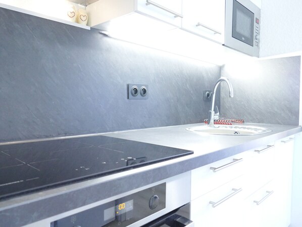 Fridge, microwave, dishwasher