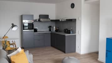 Premium-Apartment, 1 Schlafzimmer (incl. 75€ Cleaning Fee) | Eigene Küche | Kühlschrank, Mikrowelle, Ofen, Herdplatte