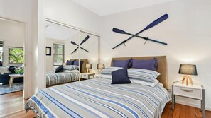 2 bedrooms, iron/ironing board, Internet, bed sheets