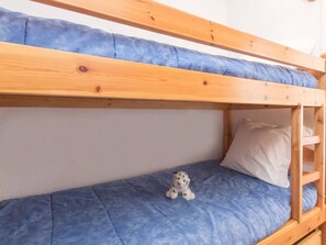 1 bedroom - Cozy Mountain Apartment for 5 in Montgenèvre - Ski Locker & Parking Included (Montgenèvre)