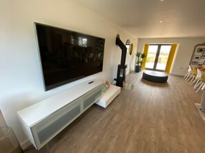 House | Living area | Fireplace