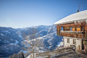 Exterior - Holiday at Farmyard Rosshof - Attic Apartment Mansardato with Wi-Fi and Balcony (San Martino in Badia)