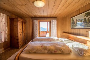 3 quartos, Wi-Fi de cortesia, roupa de cama