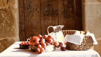 Free daily continental breakfast