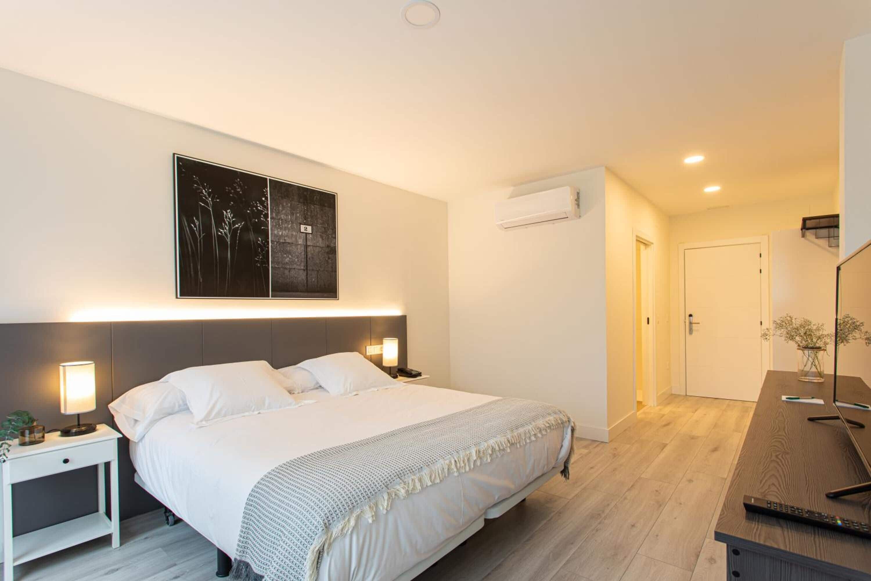 in-room safe, desk, laptop workspace, blackout curtains