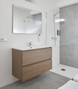 Apartment | Bathroom | Shower, towels - Aritzalko (Etxarri-Aranatz)