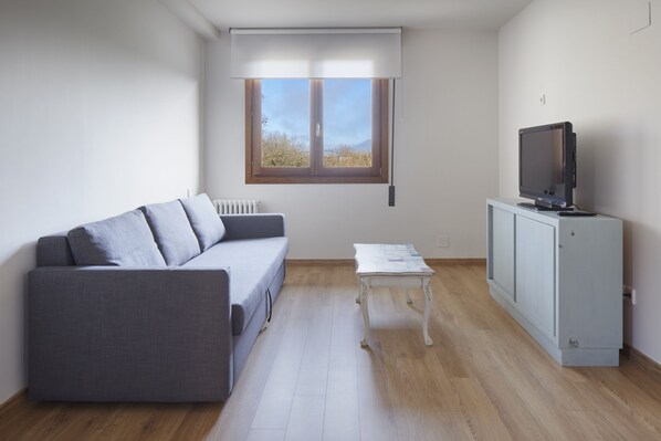 Apartment | Desk, laptop workspace, free WiFi