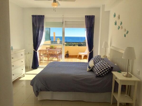 2 عدّة غرف نوم ومكواة/لوح كي وواي فاي وملاءات أسرّة