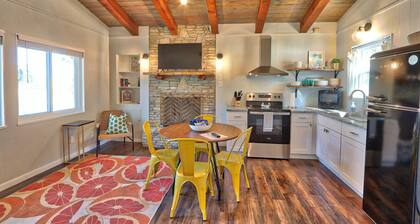 Modern Cottage perfect for family vacation!