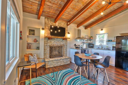 Quaint Cottages in Canyon Lake! Perfect for kids!