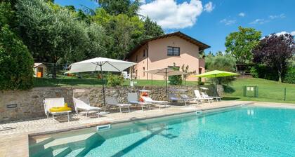 Comfortable Casa Rosa for up to 9 guests