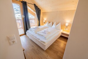 4 bedrooms, free WiFi, bed sheets