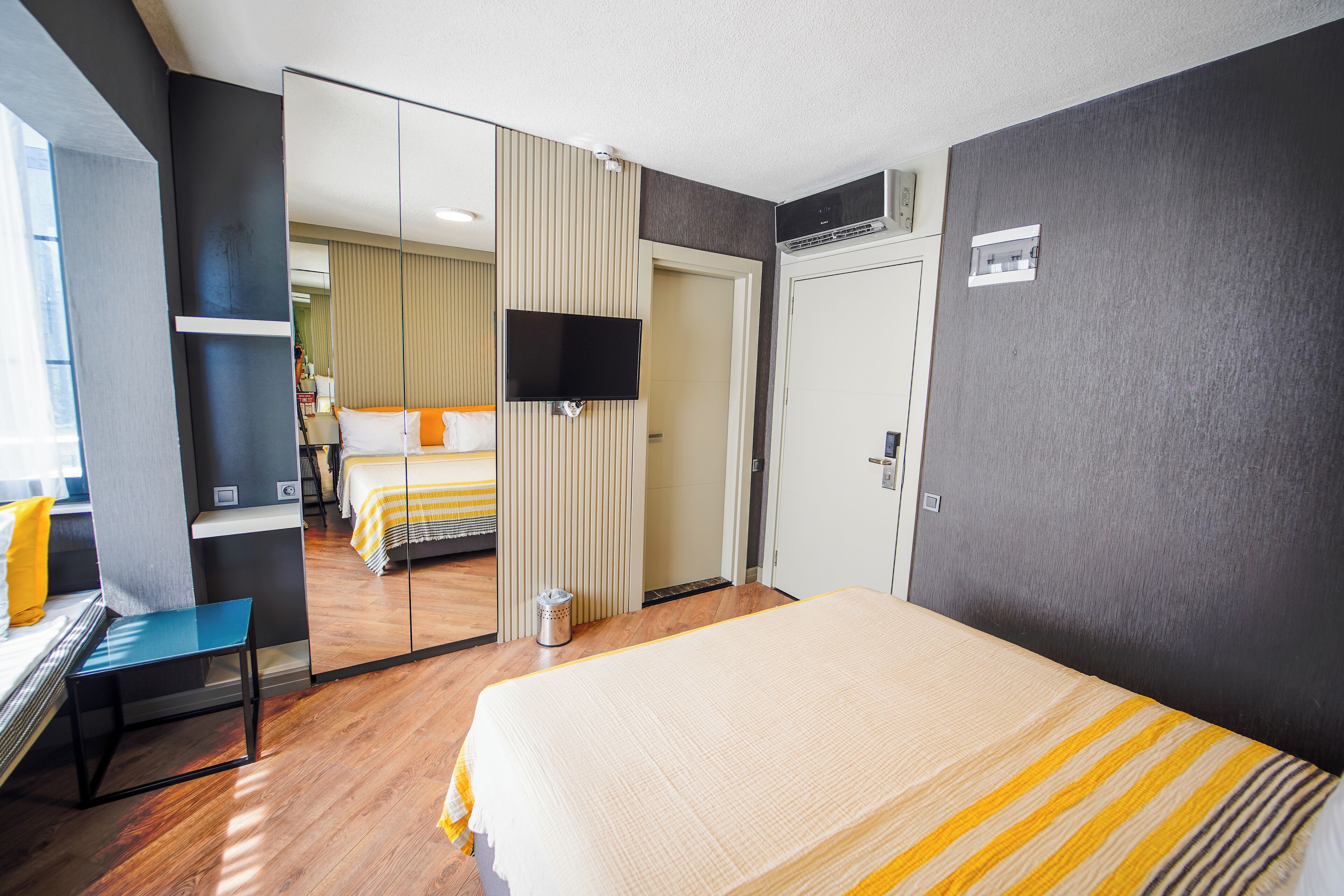 tek buyuk ve tek kisilik yatakli oda | 1 bedroom, egyptian cotton sheets, premium bedding, memory-foam beds