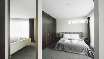Presidential Double Room | In-room safe, desk, laptop workspace, soundproofing