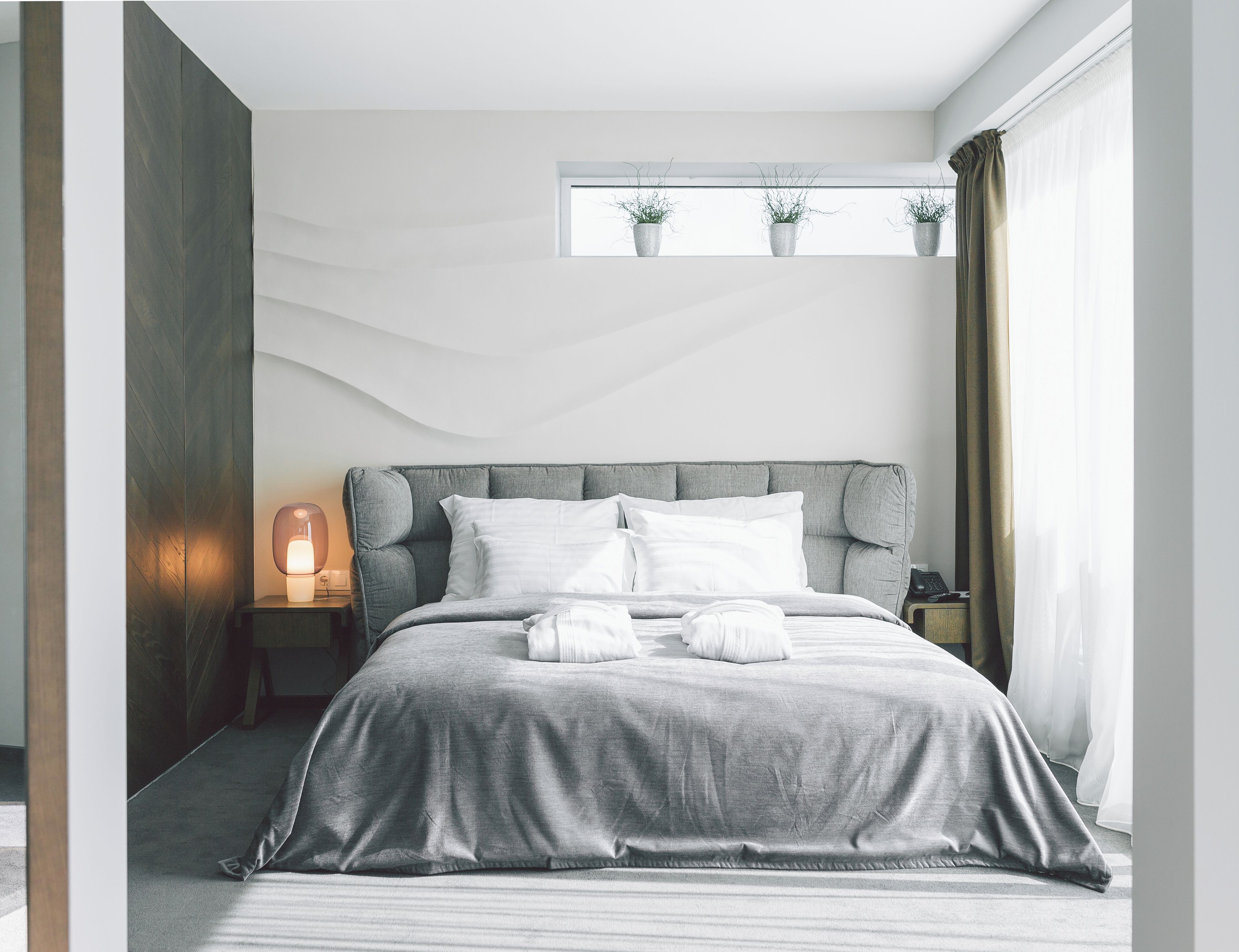 In-room safe, desk, laptop workspace, soundproofing