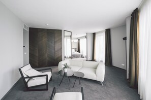 In-room safe, desk, laptop workspace, soundproofing