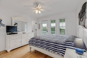 6 bedrooms, iron/ironing board, free WiFi, bed sheets